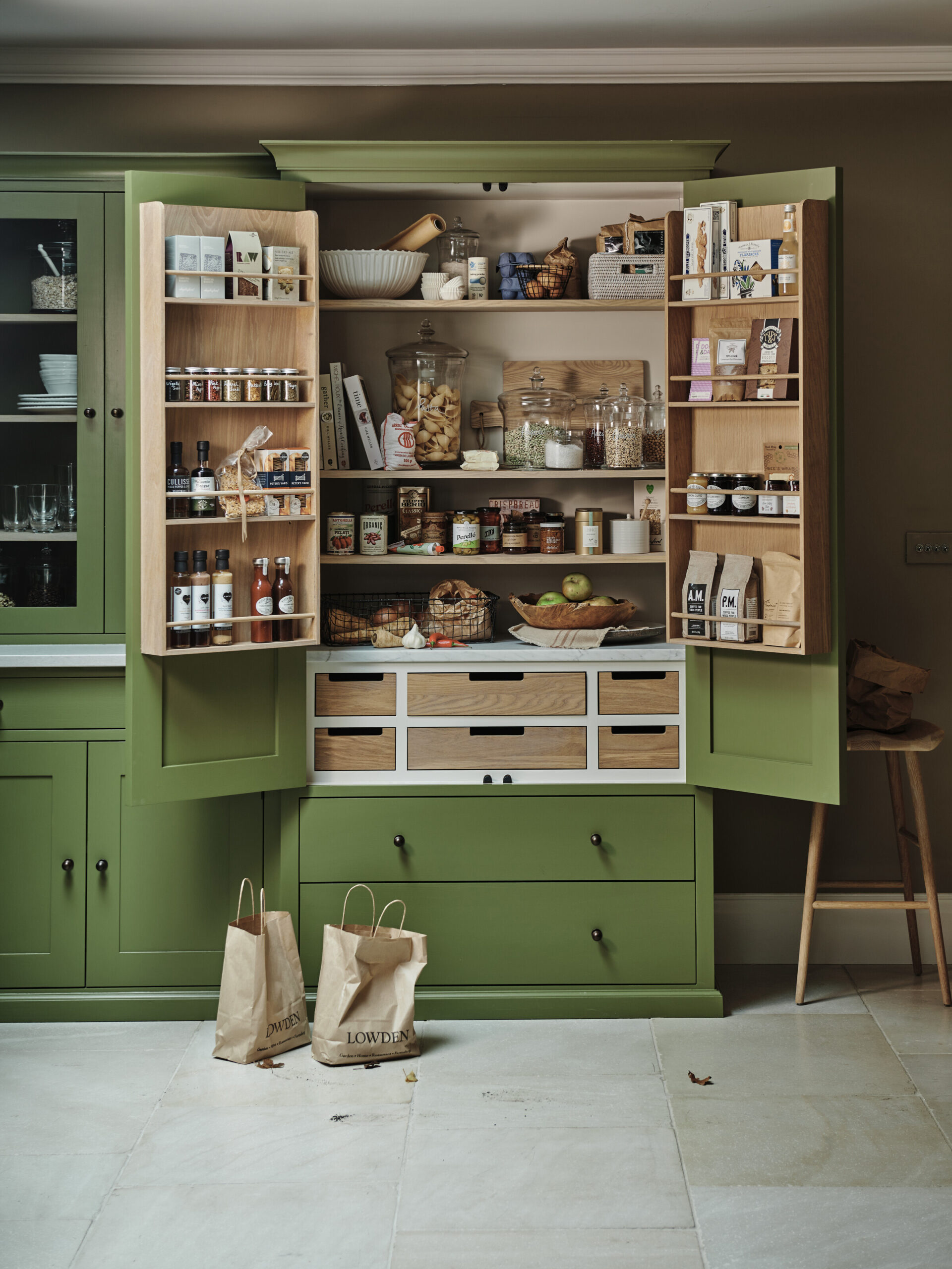 The ultimate guide to organising your kitchen cupboards