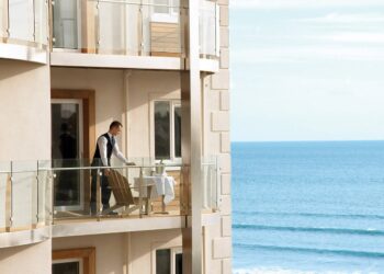 Irish hotels that are right on the beach