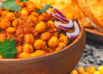 Recipe: Smoky vegan nduja sausage, red pepper and chickpea stew