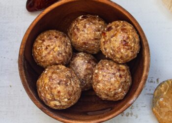 carrot cake energy balls