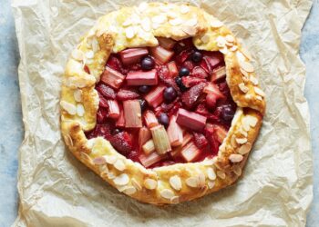Recipe: Messy summer fruit tart