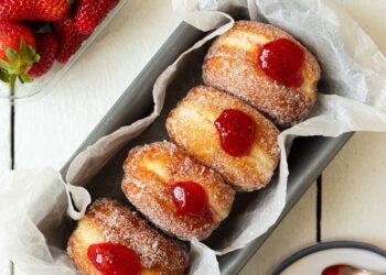 jam doughnuts