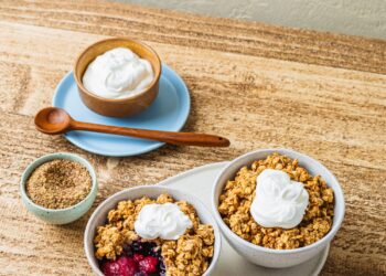 breakfast berry crumble