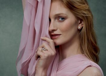 Discover The Causeway Collection, crafted with natural diamonds