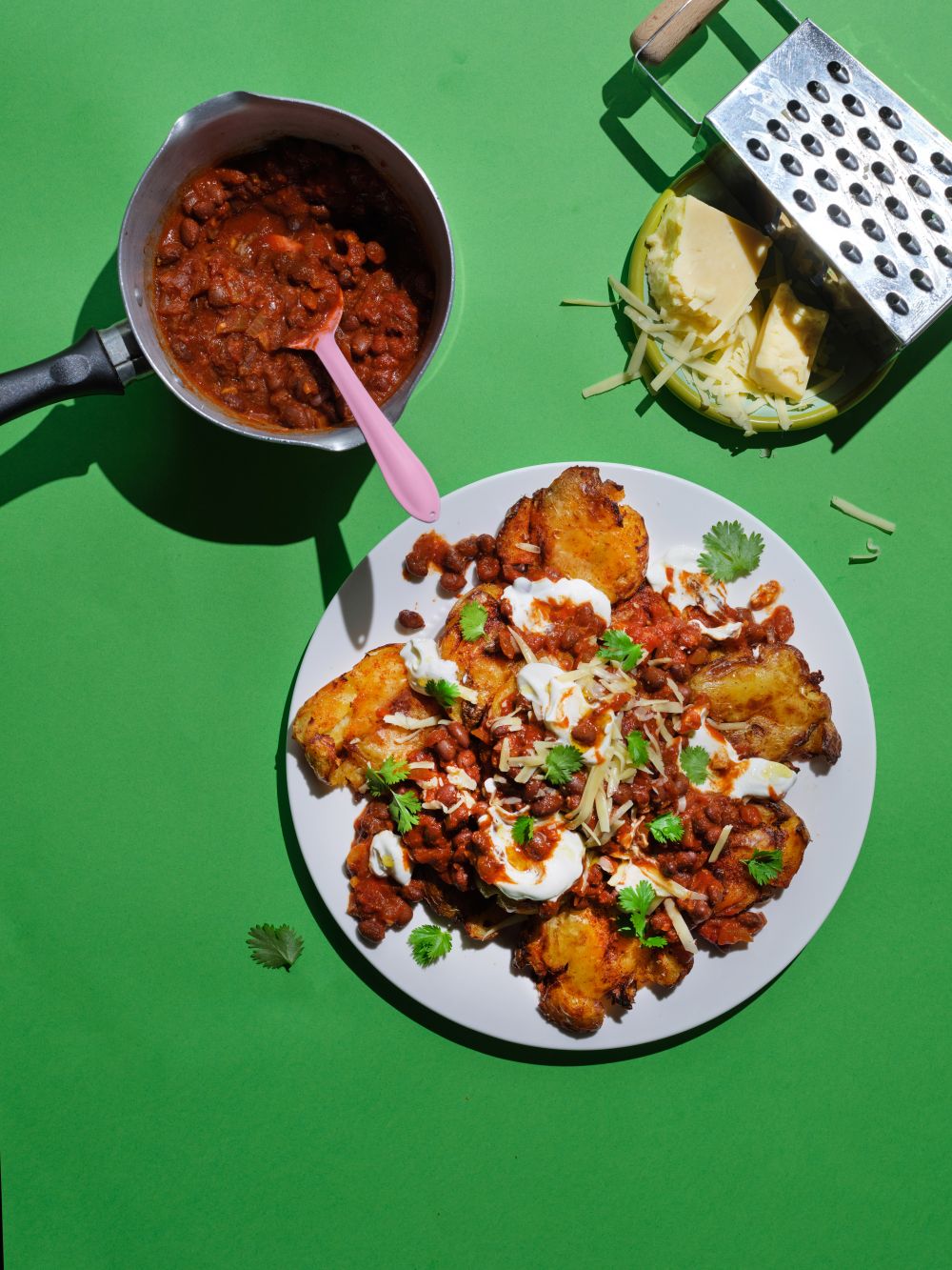 If you're looking for something quick and easy to rustle up during the weeknights, this chilli bean and smashed spuds is perfect.