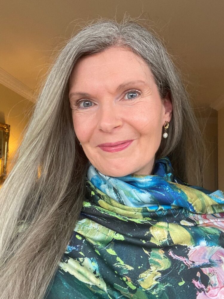 This Irish woman explains why she embraces the bare nail revolution